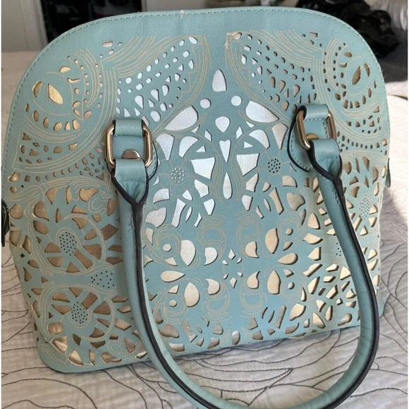 Call it Spring purse - Picture 3 of 3